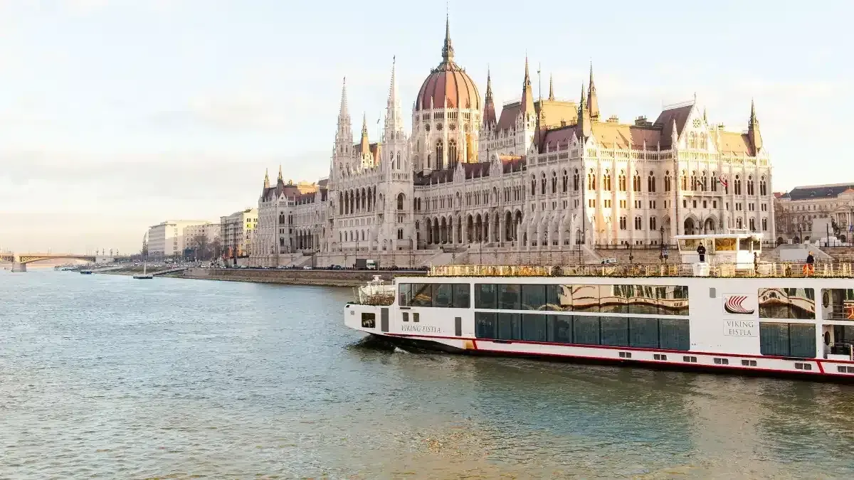 Ile kosztuje rejs po Dunaju w Budapeszcie? Ceny i ciekawe opcje rejsów