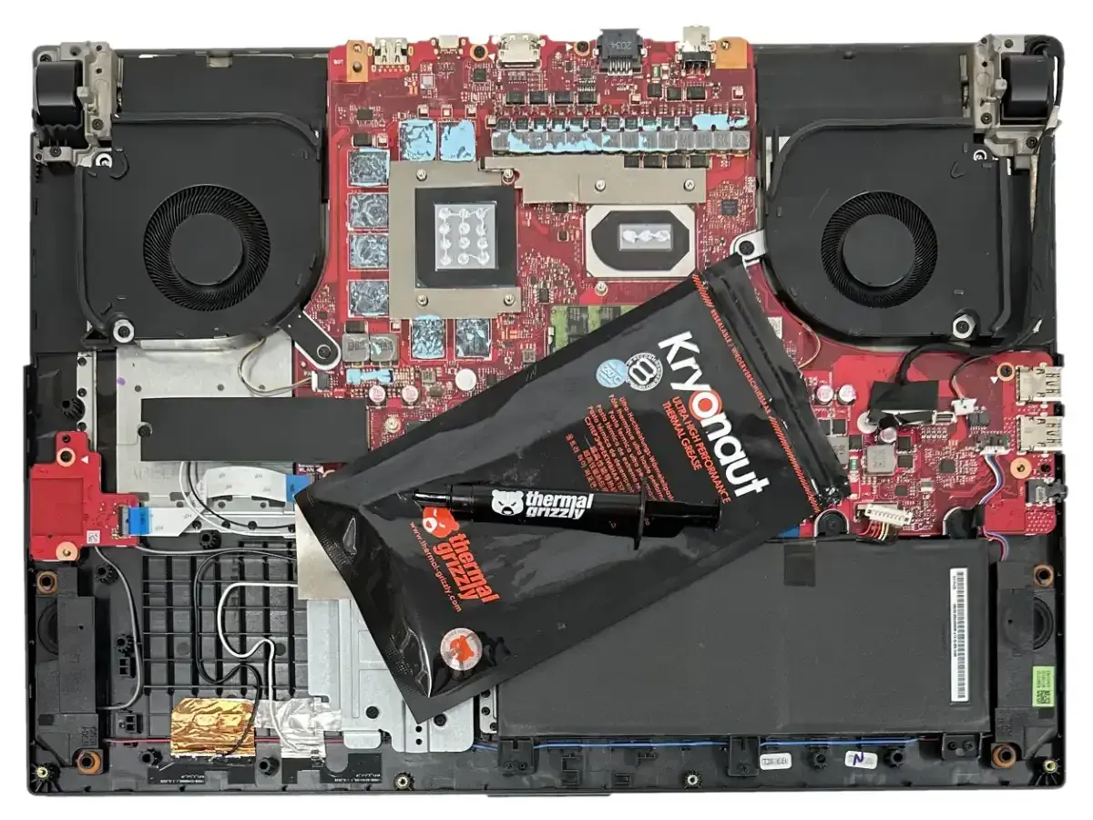Wymiana pasty w laptopie: Jak często? Zadbaj o wydajność i żywotność!