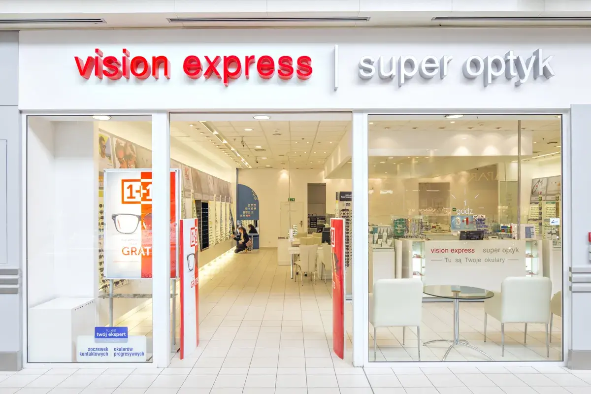 Złamane okulary? Naprawa w Vision Express czy to się opłaca?