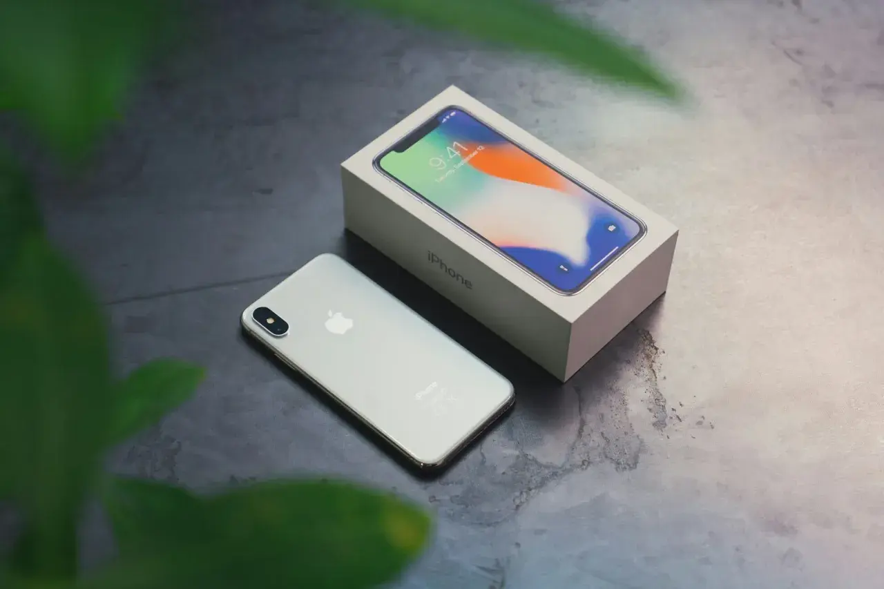 Jak sprawdzić, czy iPhone jest oryginalny? Uniknij oszustwa!