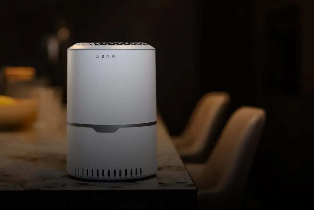 Ionizador de aire AENO para que sirve: purifica el ambiente, eliminando olores y alérgenos para un hogar más saludable.