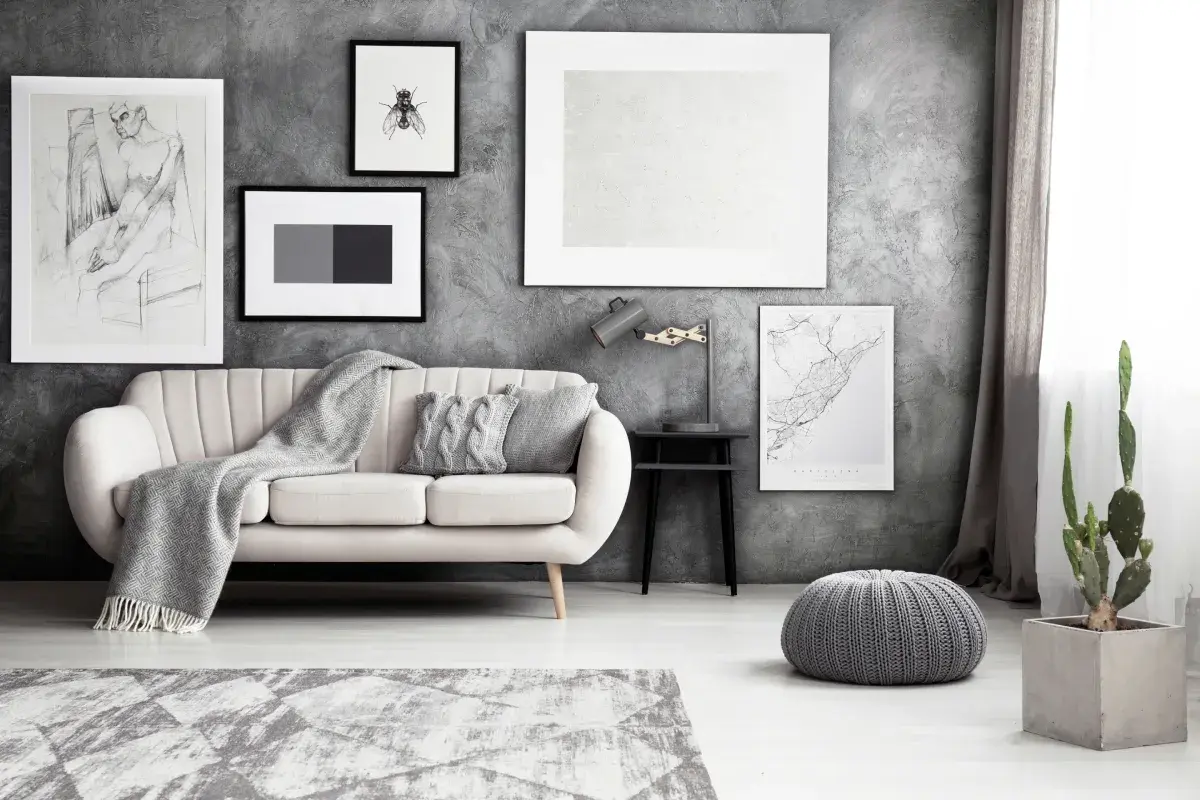 Ściana nad kanapą: 15 pomysłów i zasad, które odmienią Twój salon