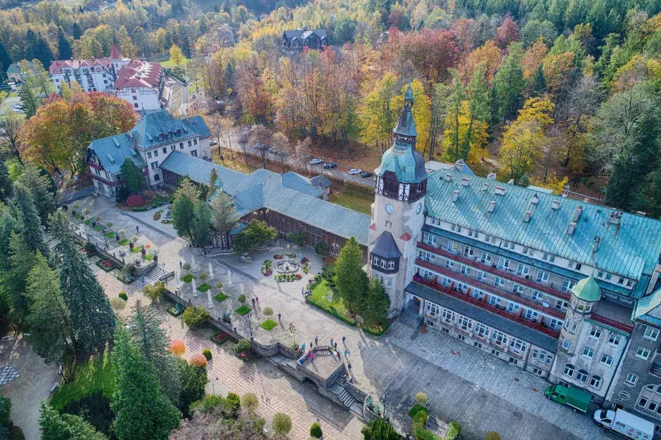 Jak sprawdzić termin wyjazdu do sanatorium? Prosty poradnik