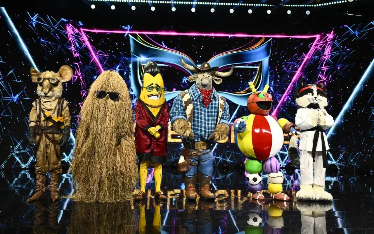 Masked singer deltagare: en mus, en gräshög, en banan, en tjur, en insekt och en katt.