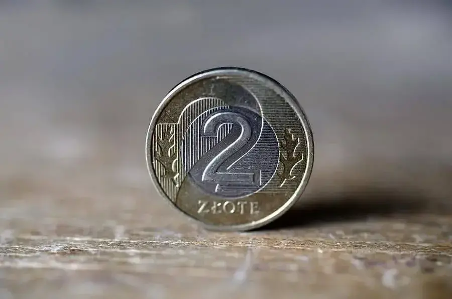 Czy orzeł czy reszka przynosi szczęście? Sprawdź znaczenie i przesądy