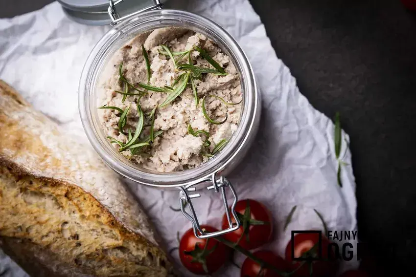 Domowa kiełbasa w słoiku z łopatki: przepis krok po kroku