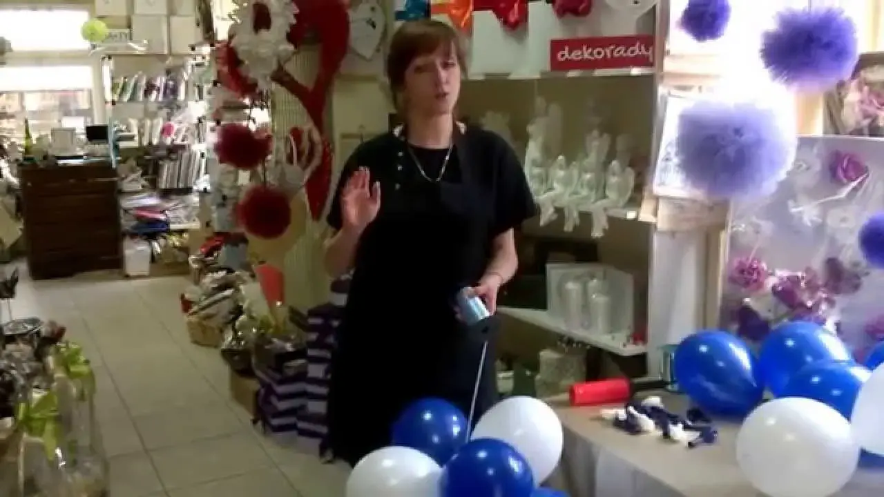 Jak skutecznie przykleić balony do ściany bez uszkodzeń – proste metody dekoracji