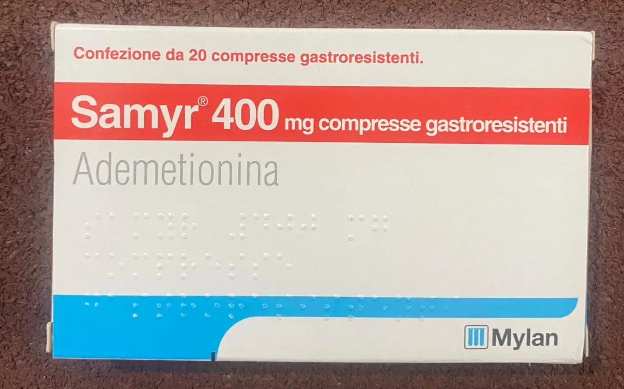 Confezione di Samyr 400 mg compresse gastroresistenti, ademetionina. Nonostante alcuni pensino che Samyr 400 fa ingrassare, è un farmaco per il fegato.