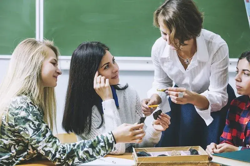 Kim jest pedagog szkolny i jak może pomóc Twojemu dziecku?