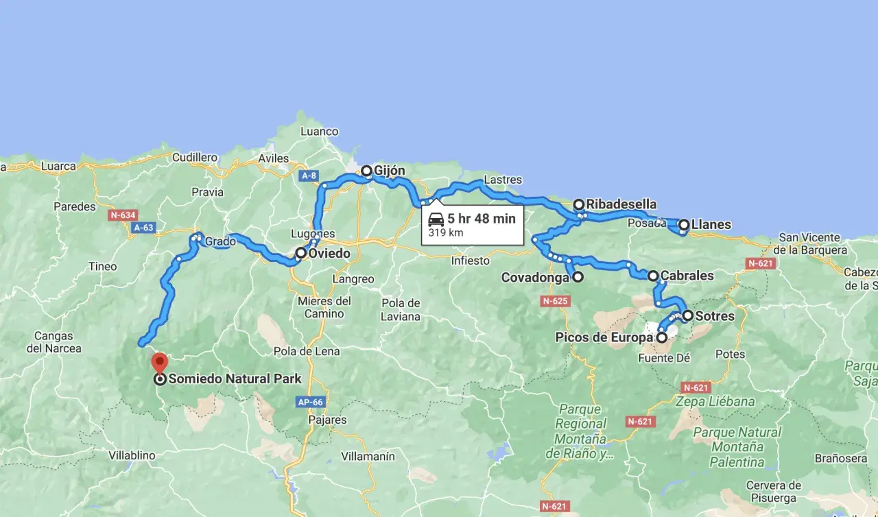 Itinéraire en camping-car à travers la Cantabrie et les Asturies, passant par Oviedo, Gijón, Picos de Europa et le parc naturel de Somiedo.