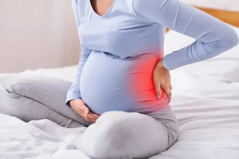 Rwa kulszowa w ciąży: 5 bezpiecznych sposobów leczenia bólu