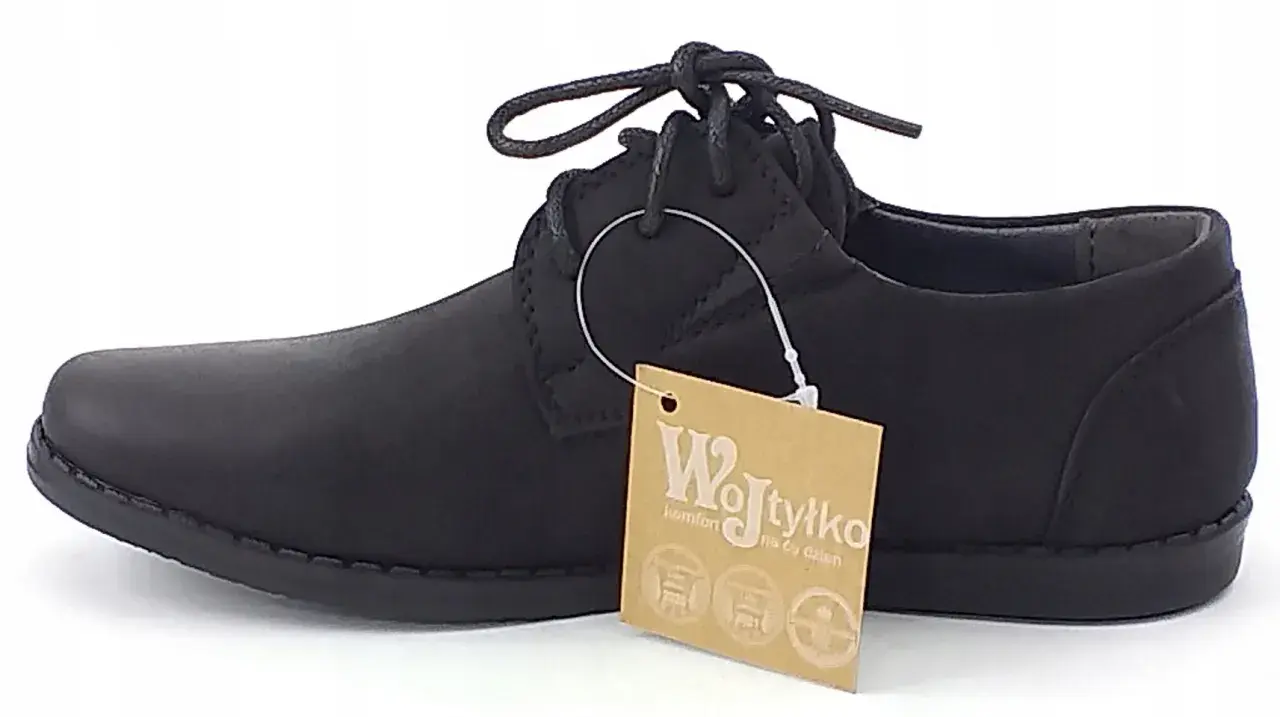 Buty komunijne dla chłopca: Elegancja i komfort. Uniknij błędów!