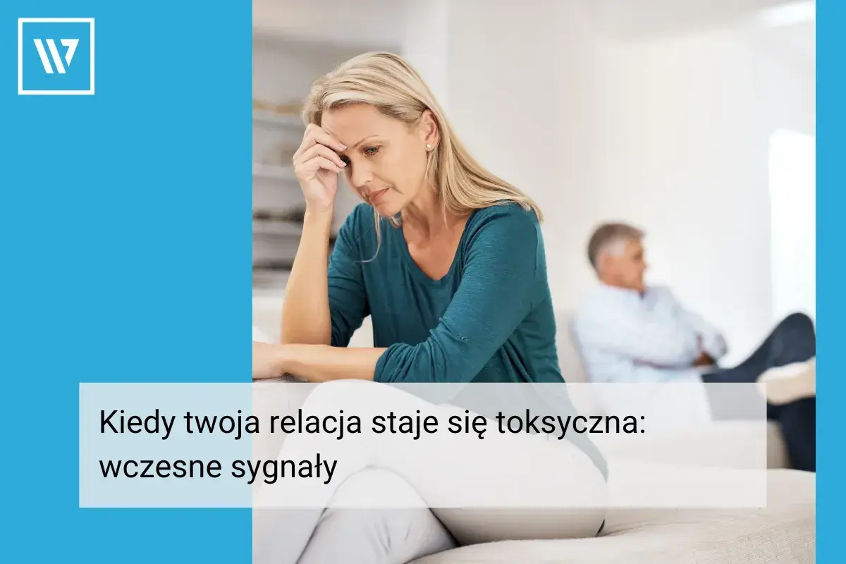 Zmartwiona kobieta siedzi z ręką na czole, podczas gdy mężczyzna siedzi odwrócony tyłem. To sygnały, że relacja może być toksyczna, a czerwone flagi powinny zostać zauważone.