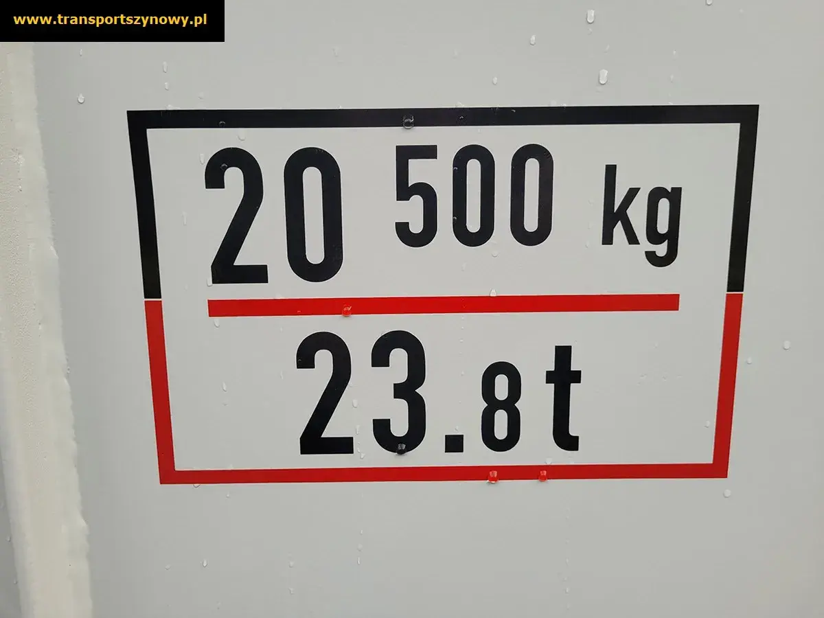 Wagon towarowy: 20 500 kg i 23.8 t. Informacja o dopuszczalnej masie całkowitej.