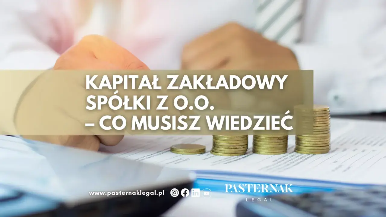 Stos monet symbolizuje kapitał zakładowy spółki z o.o. – kluczowy element finansowy.