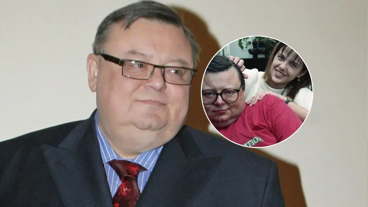 Wojciech Mann z żoną, uśmiechniętą kobietą w białym swetrze, na zdjęciu w okręgu.