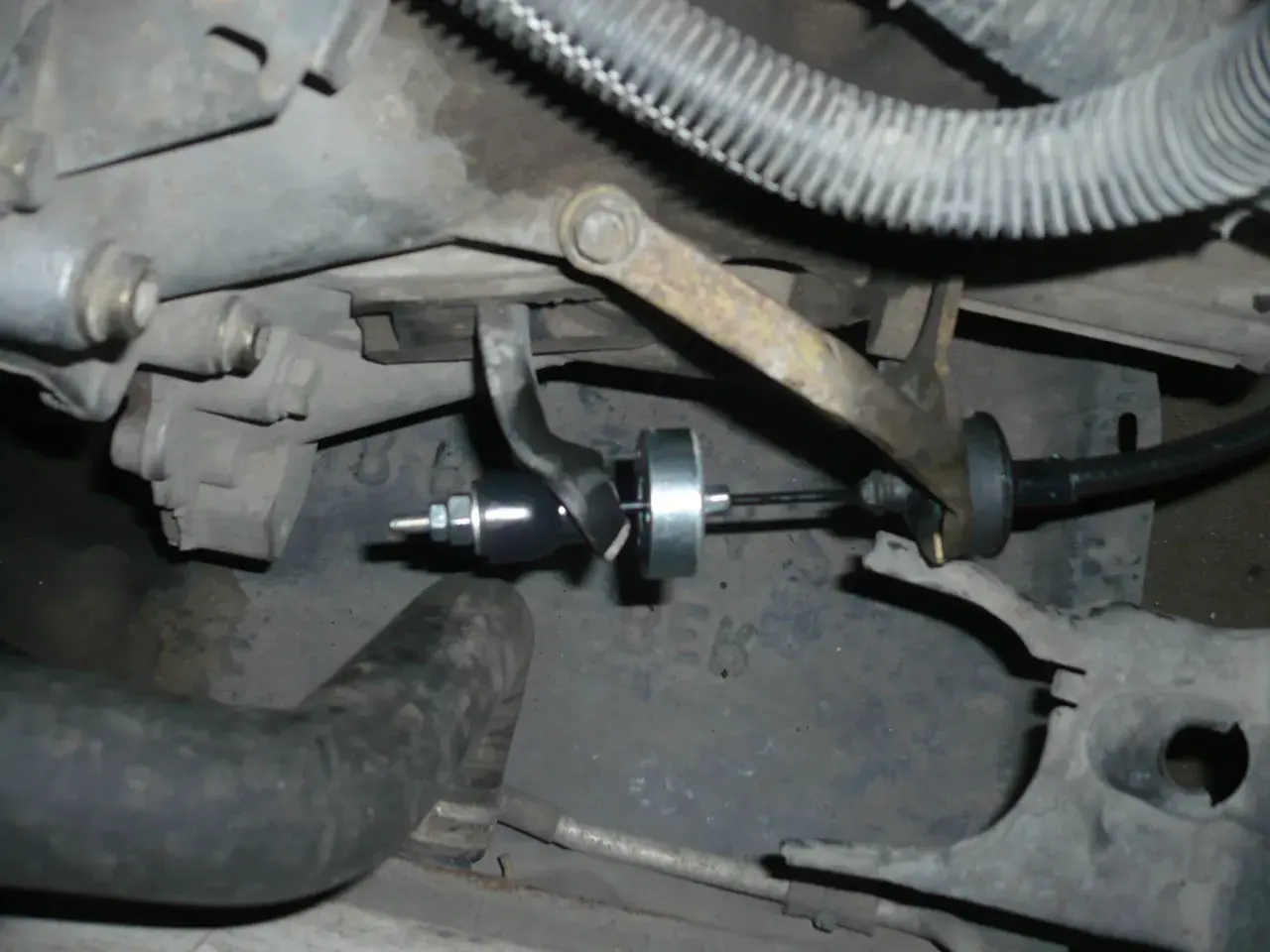 Citroen Berlingo: Wymiana linki sprzęgła DIY oszczędź na warsztacie!