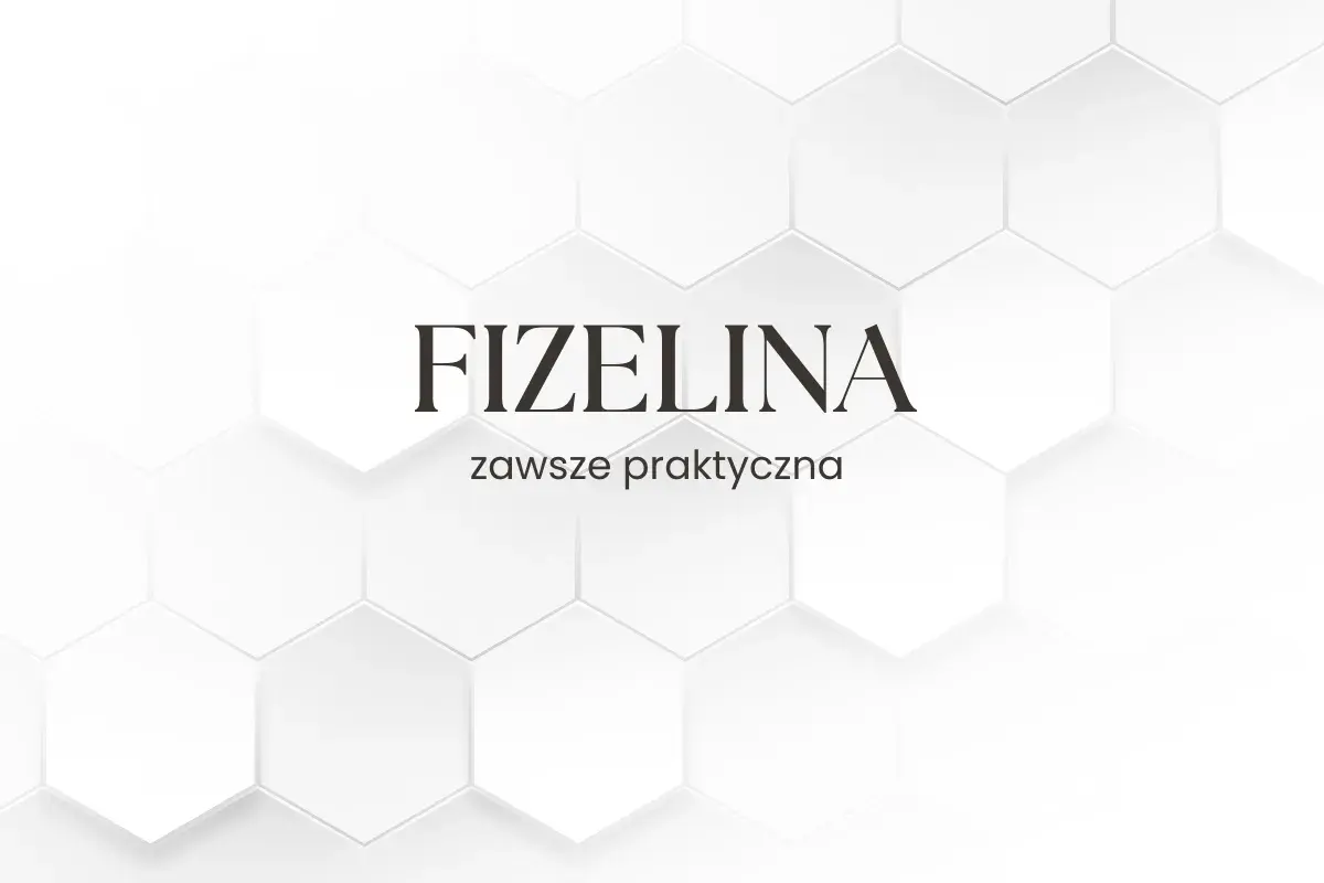 Fizelinę, czyli flizelinę, zawsze praktyczną, na tle białych heksagonów.