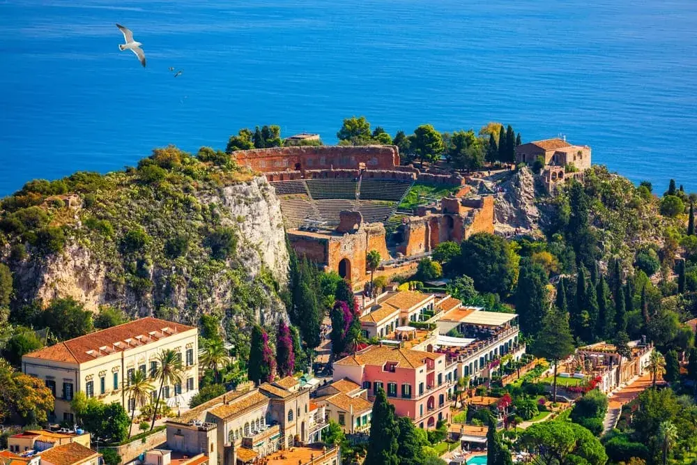 Taormina gdzie zjeść – odkryj najlepsze lokale i smaki Sycylii