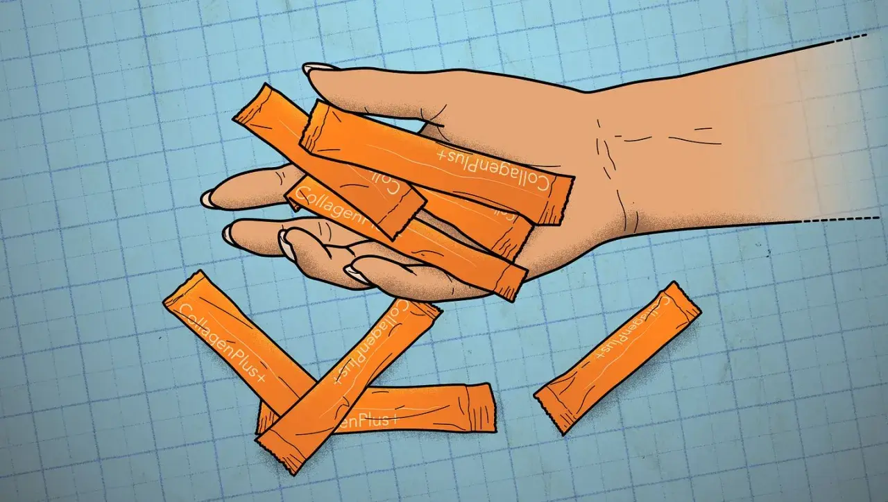 Hand håller flera orangea påsar med "Collagen Plus+". Är det en bluff?