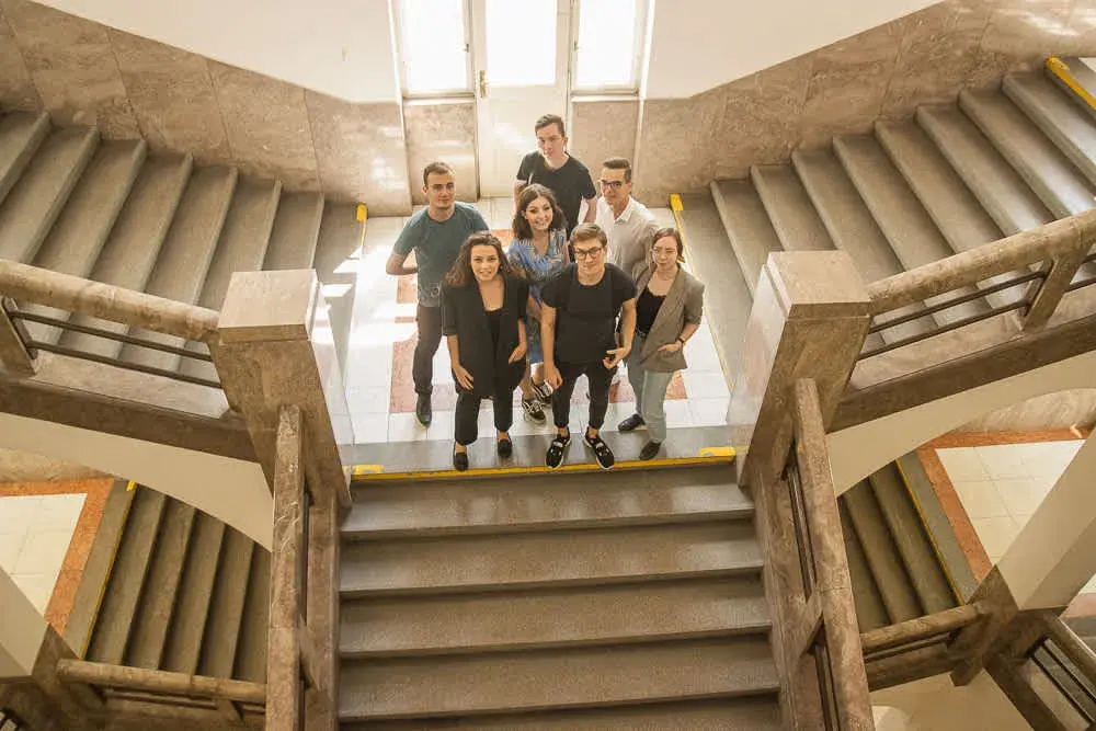 Uniwersytet Karola: historia, programy i życie studenckie w Pradze