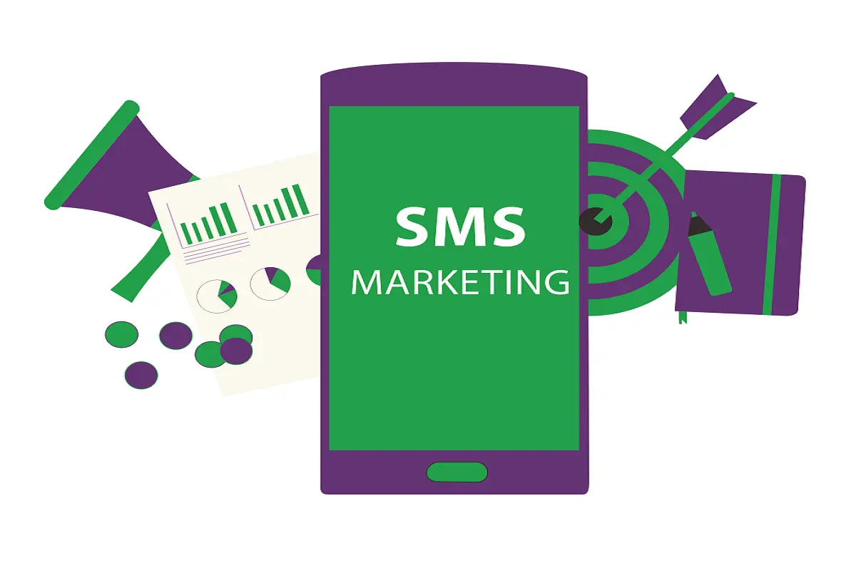 Smartphone con testo "SMS MARKETING", megafono, grafici, bersaglio con freccia e agenda.