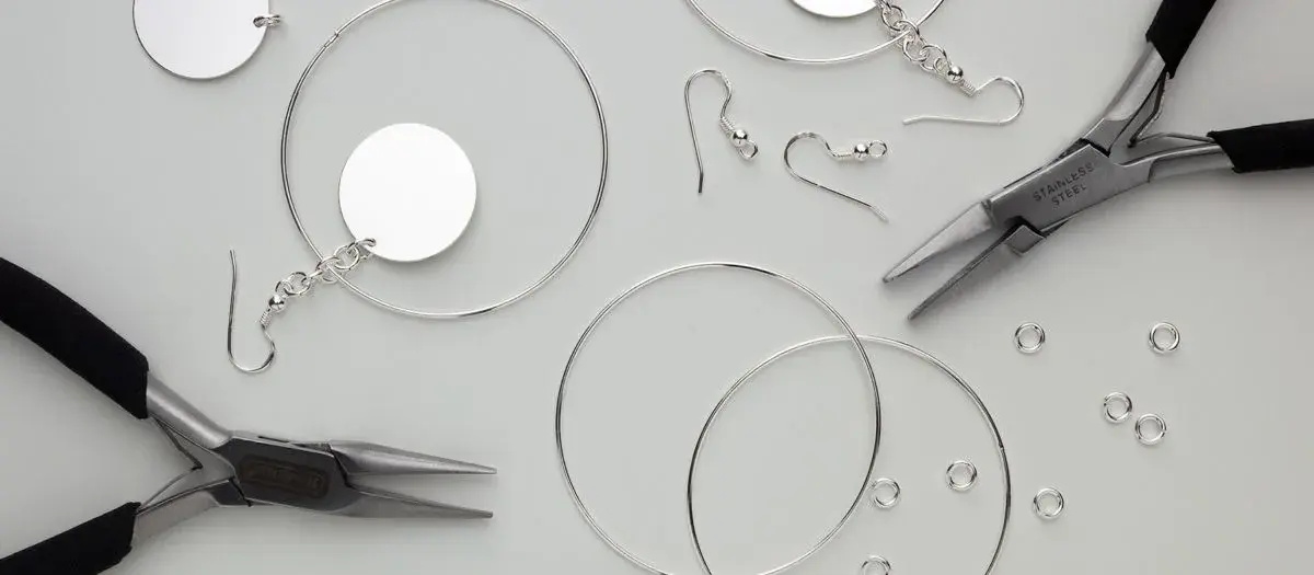 Domowe sposoby na czyszczenie srebra i złota - skuteczne metody DIY