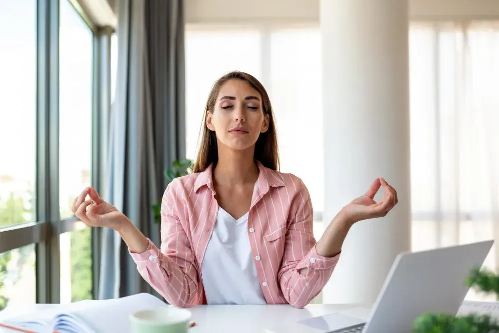 Jak homeopatia może pomóc w radzeniu sobie z silnym stresem