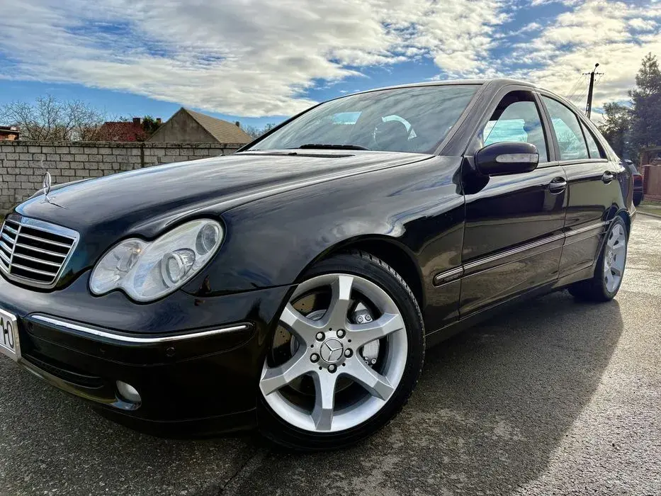 Mercedes C klasa W203 - poznaj najważniejsze cechy i problemy