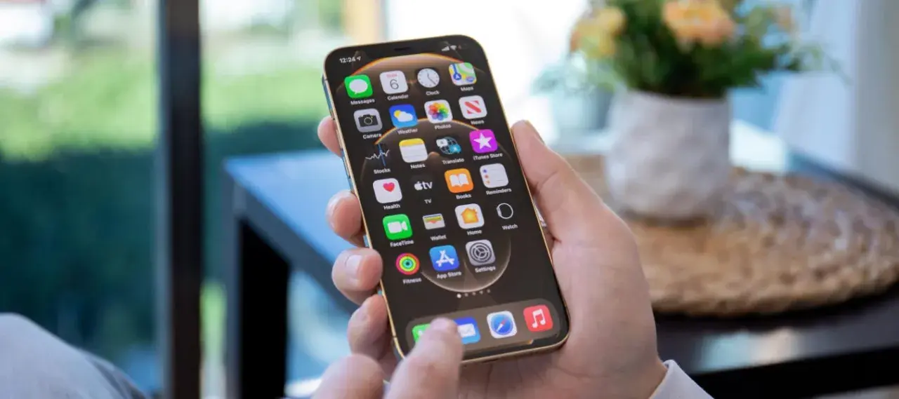 Haptyka w iPhone – jak zmienia sposób korzystania z telefonu?