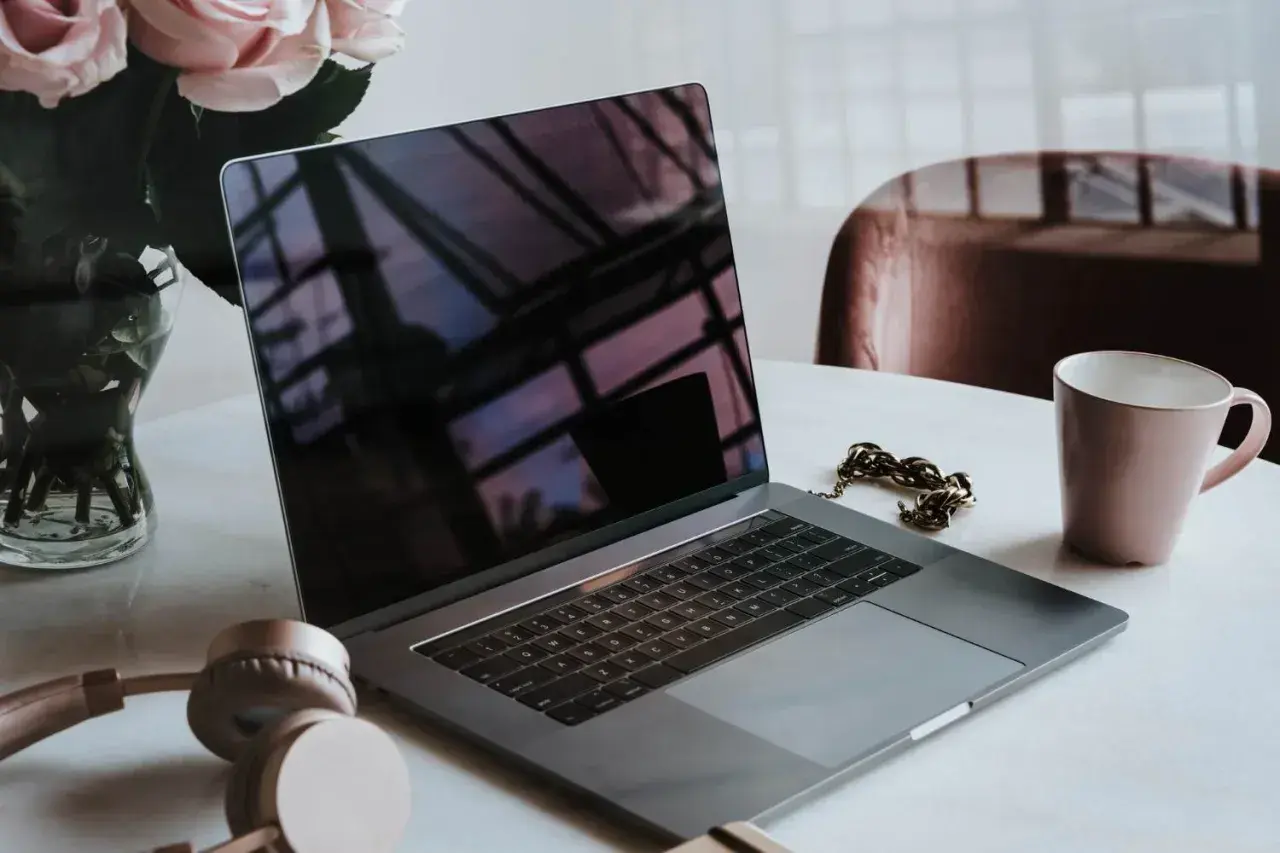 Jak włączyć laptopa za pomocą klawiatury, gdy przycisk nie działa