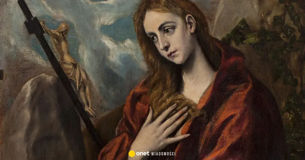 Maria Magdalena, kim była? Obraz przedstawia ją w zadumie, z ręką na piersi, obok krzyża z postacią Chrystusa.