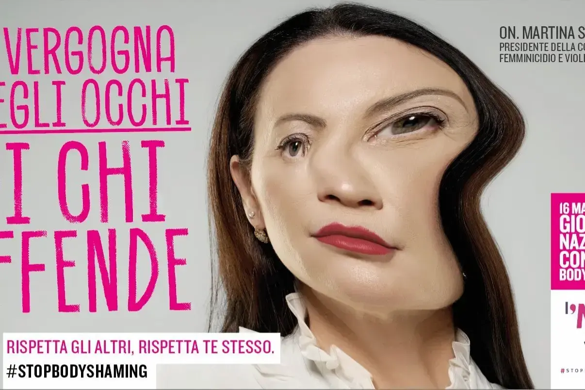 Volto distorto, simbolo del body shaming. "Vergogna negli occhi di chi offende", recita lo slogan. Rispetta te stesso.