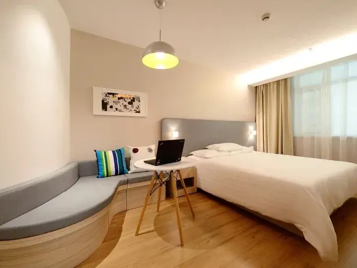 Gdzie rezerwować noclegi? Odkryj najlepsze platformy i oferty