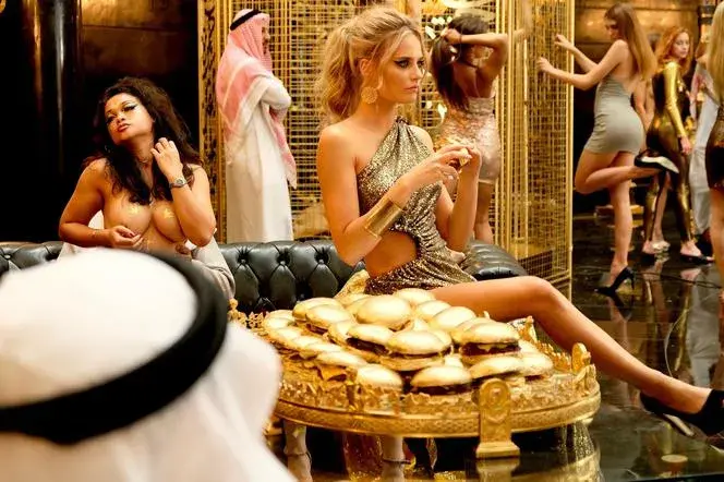 O kim jest Dziewczyny z Dubaju - postacie i role w filmie