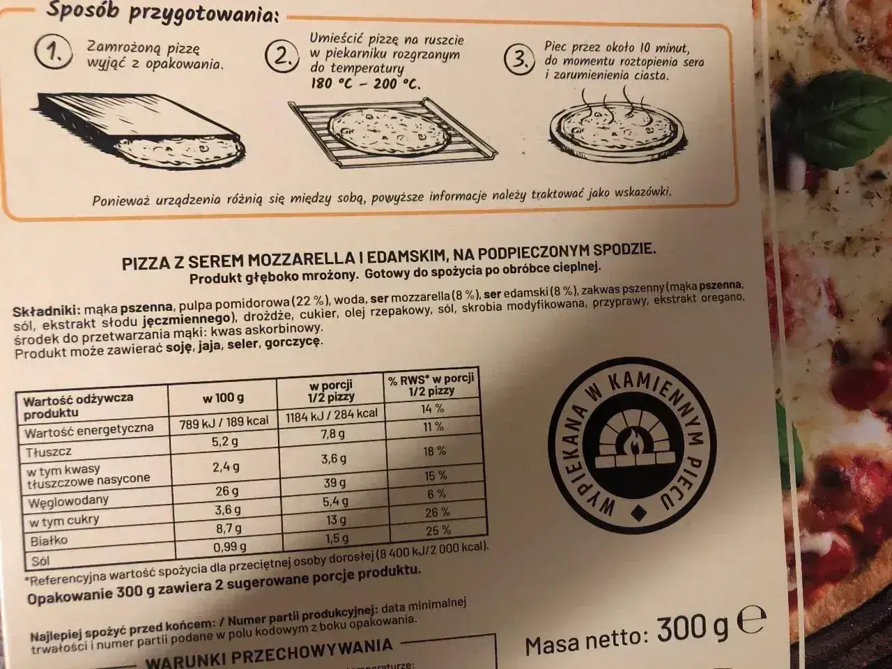 Pizza Guiseppe z serem mozzarella i edamskim, gotowa do pieczenia. Instrukcja przygotowania krok po kroku.