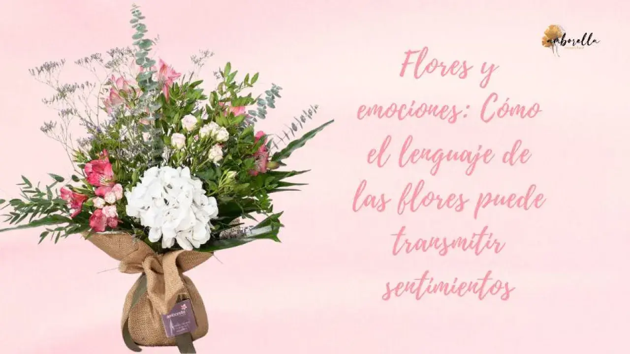 Un ramo de flores blancas y rosas, perfecto para soñar con flores y expresar emociones.