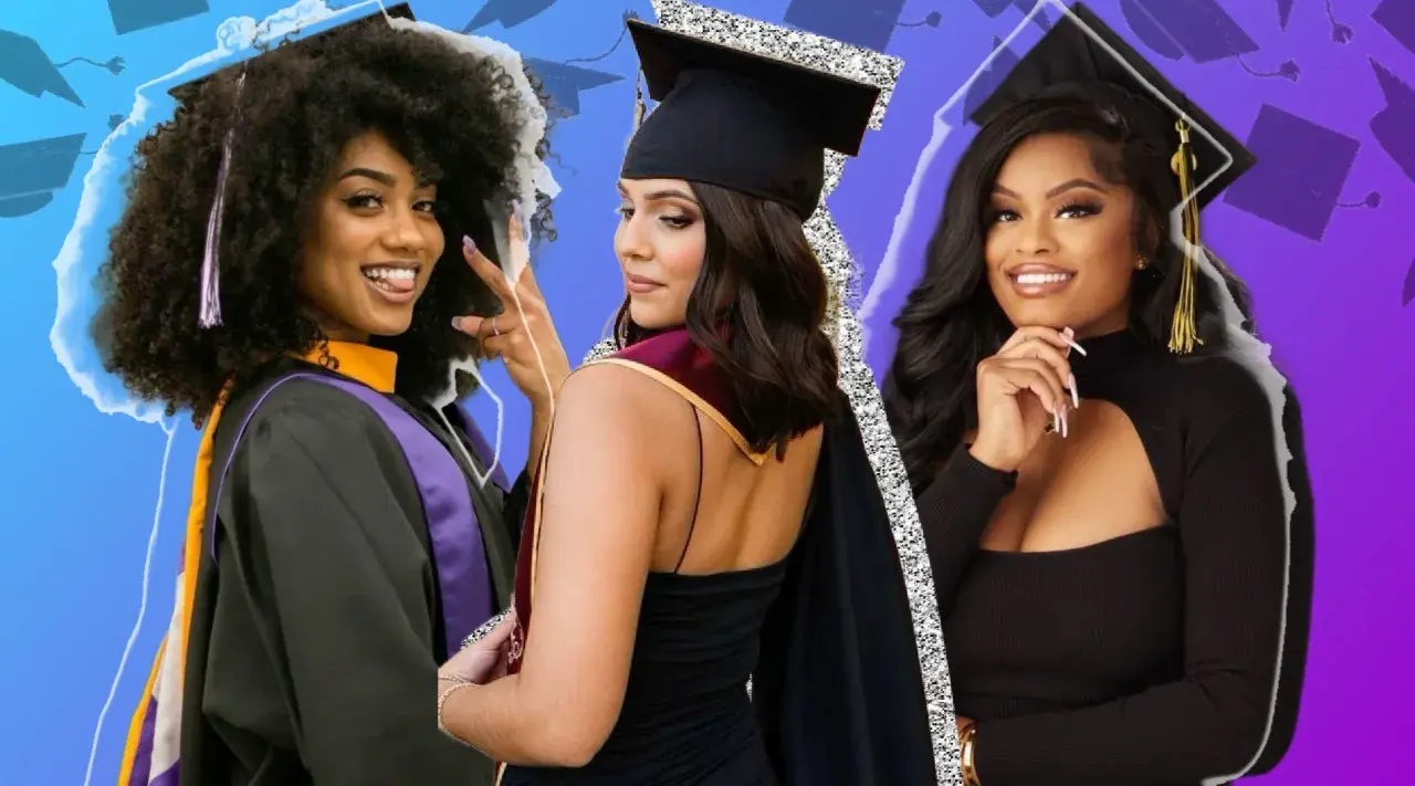 Tres graduadas celebran con peinados de graduación modernos y elegantes.