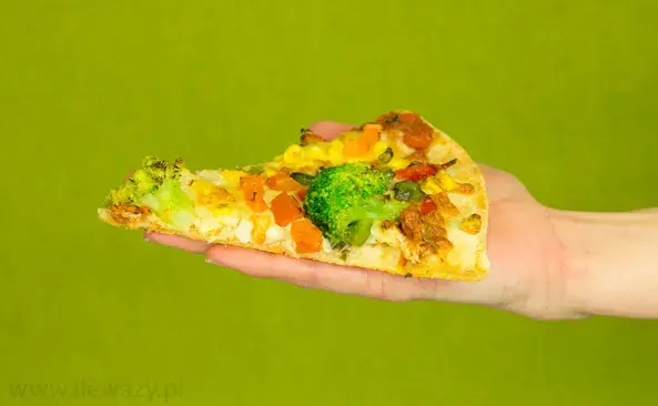 Ile kalorii ma pizza wegetariańska? Sekrety lżejszej wersji