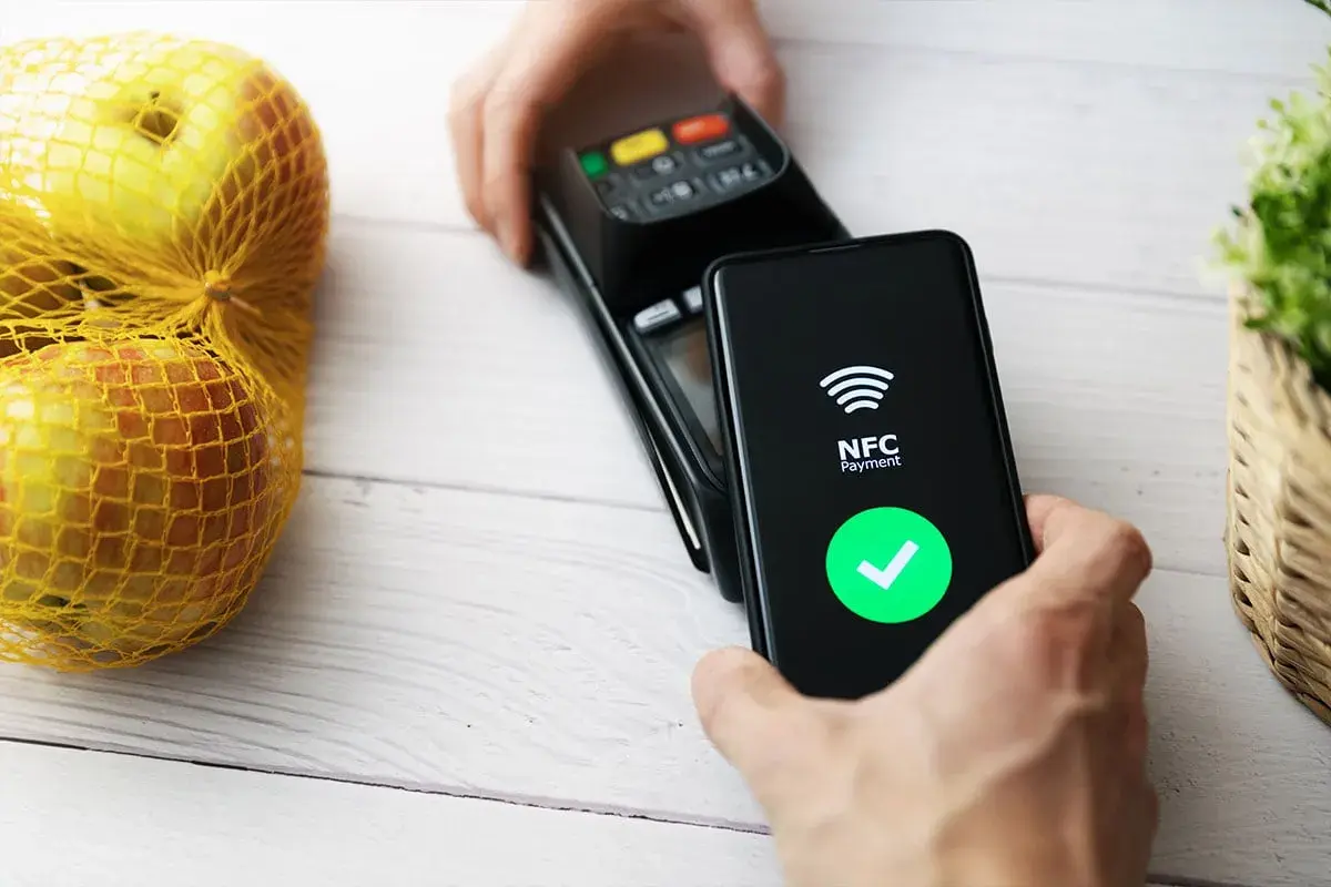 Jak płacić telefonem w mBank - proste metody i ważne wskazówki