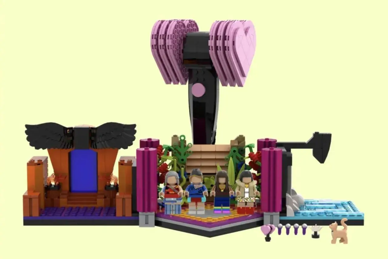 BLACKPINK LEGO-Set mit den vier Mitgliedern, einem Thron, einer Bühne und dem ikonischen Hammer-Licht.