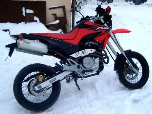 Honda FMX 650 ile ma koni? Odkryj moc i osiągi tego motocykla