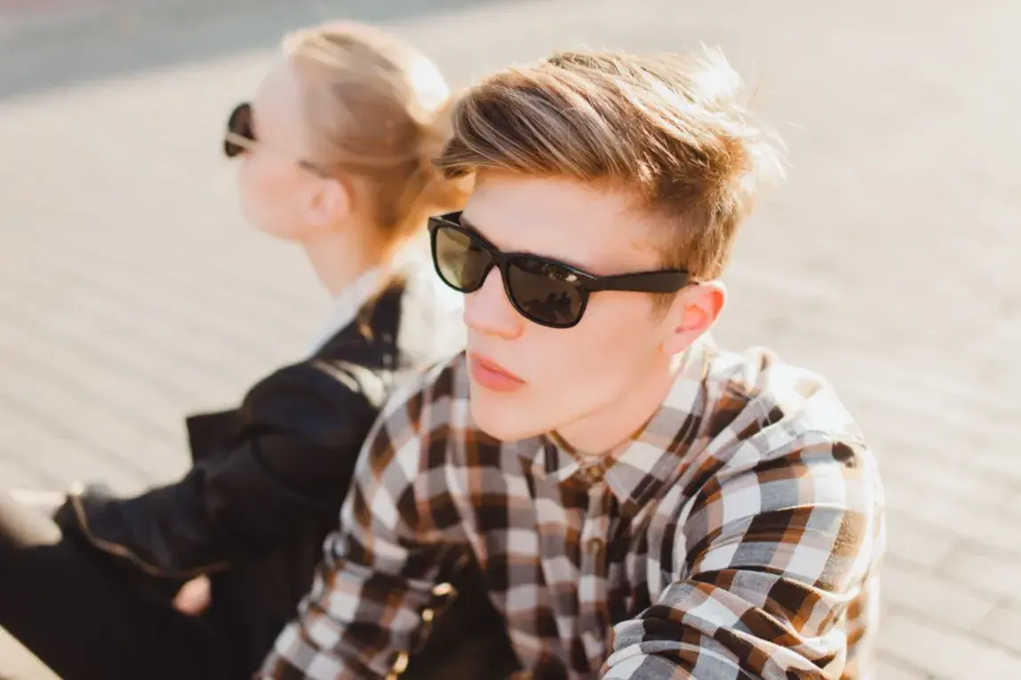 Co wyróżnia okulary Ray-Ban na tle innych marek?