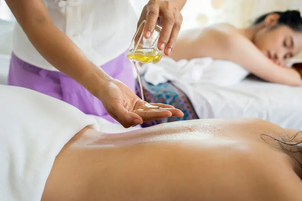 Zalety regularnych masaży i profesjonalnych zabiegów spa
