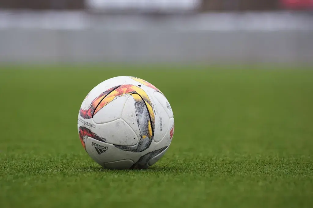 Ekstraklasa 2026/27 po pierwszych kolejkach – kto zaskoczył, kto zawodzi?