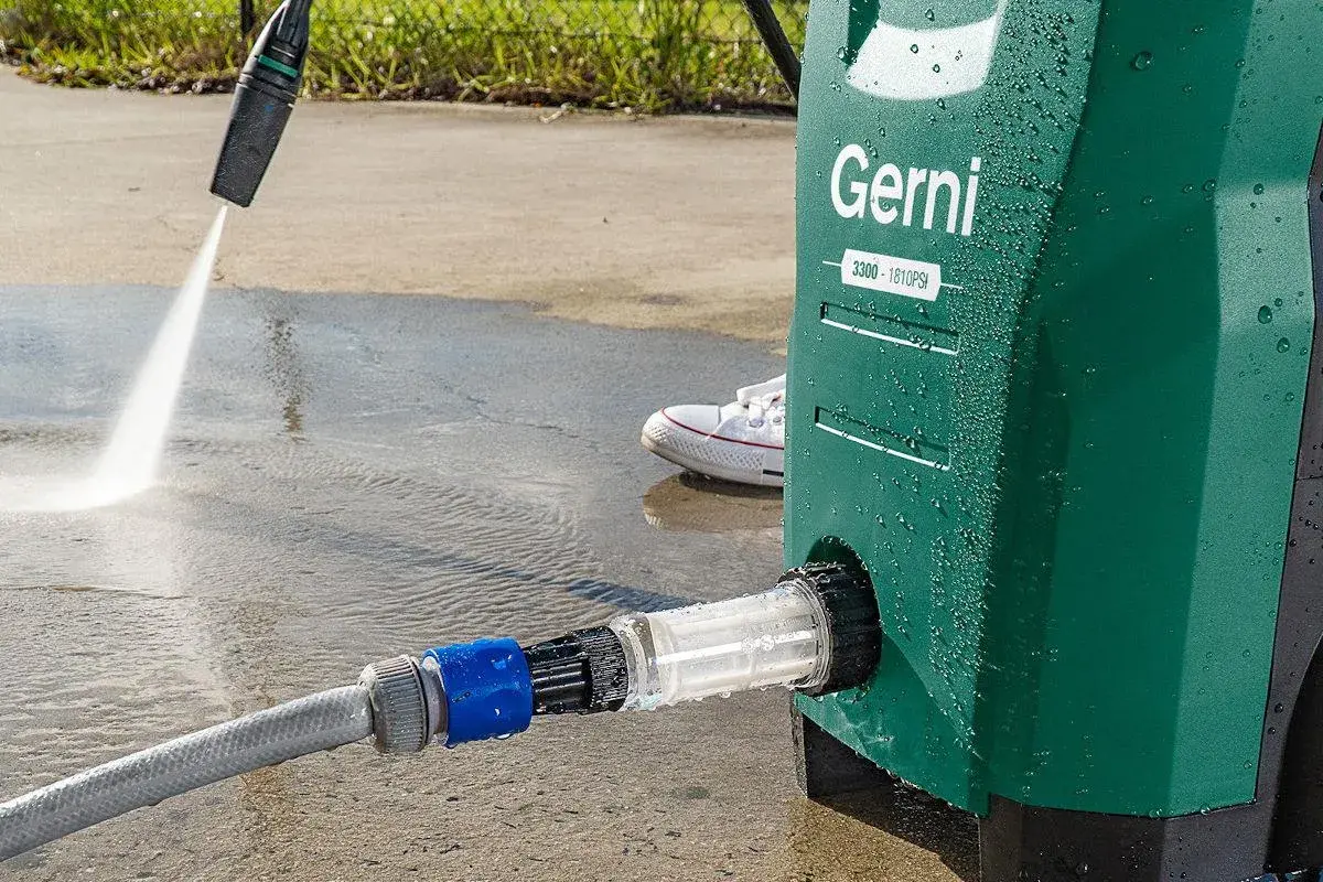 Podłącz myjkę ciśnieniową do kranu: Pełna moc bez problemów!