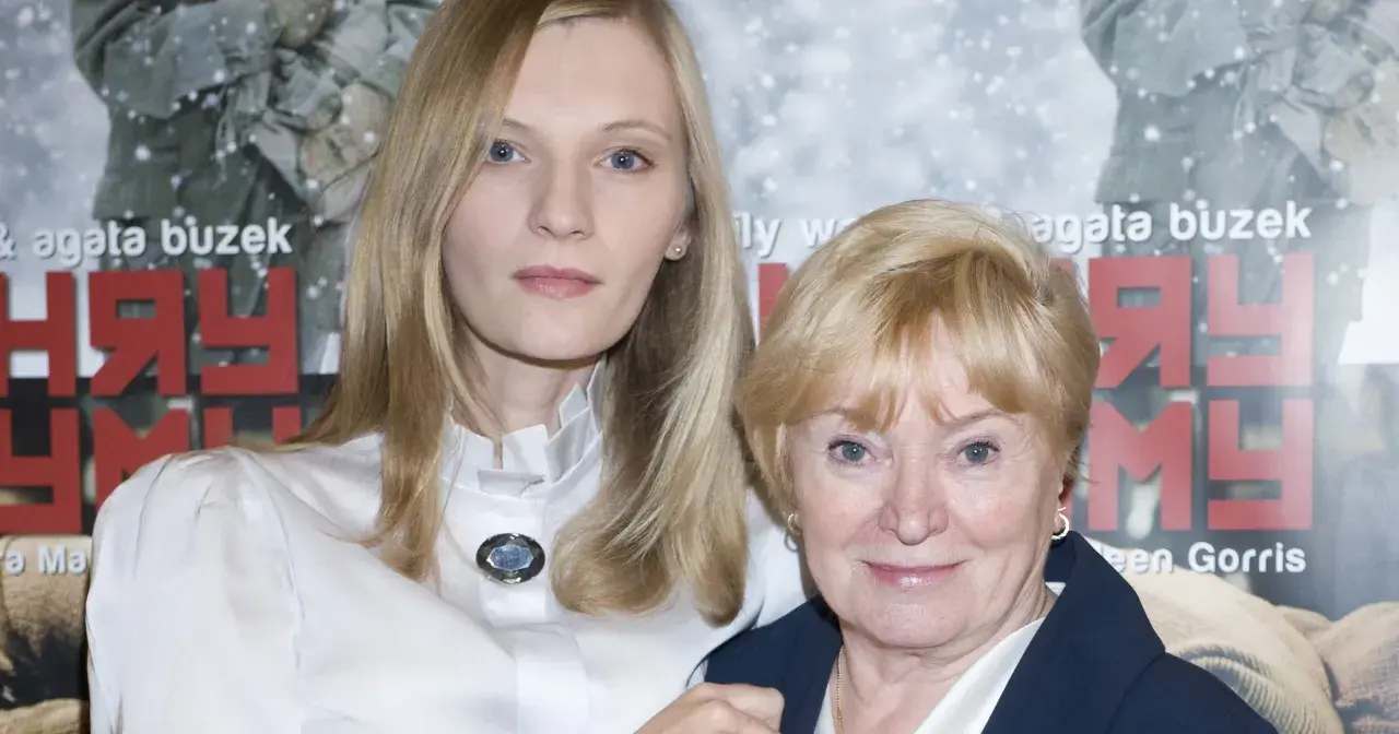 Agata Buzek i jej mama, Jolanta, na premierze filmu.