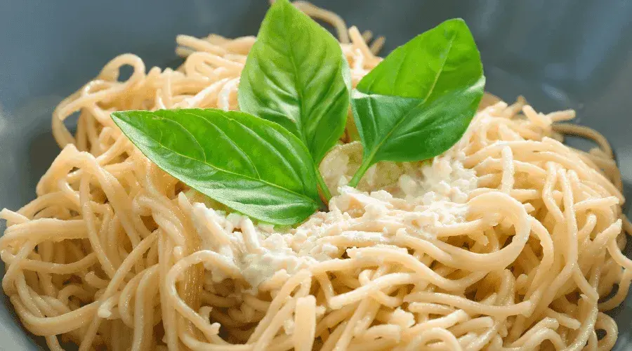 Jak zrobić sos z jogurtu naturalnego do makaronu w 5 minut