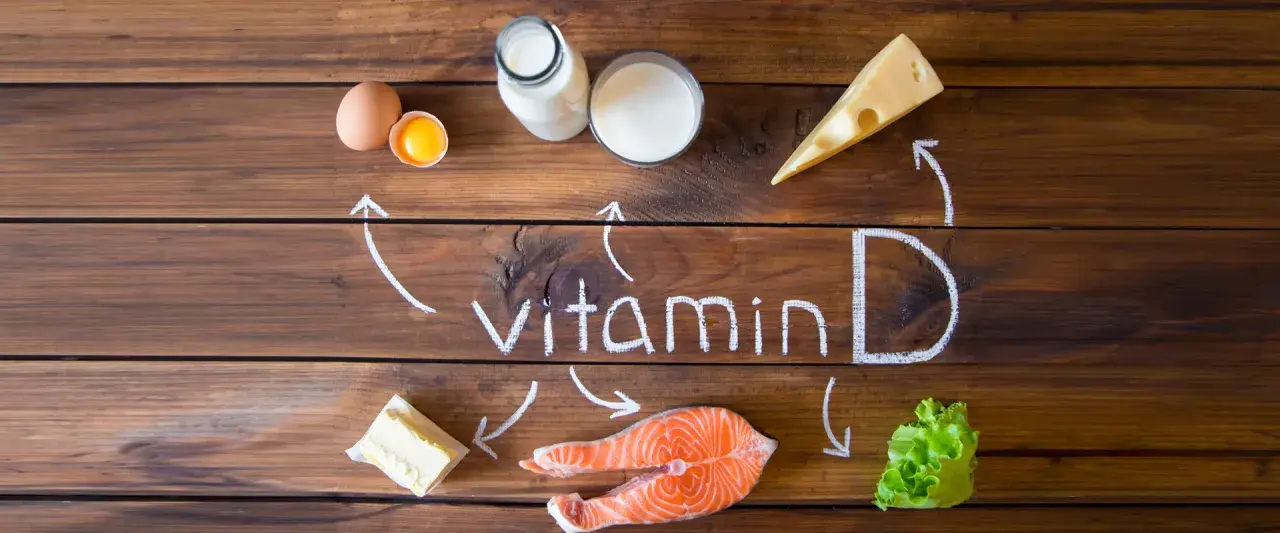Vitamin D Quellen: Eier, Milch, Käse, Lachs, Butter, Salat. Eine Tabelle zur optimalen Tageszeit für die Einnahme von Vitaminen wäre hier hilfreich.