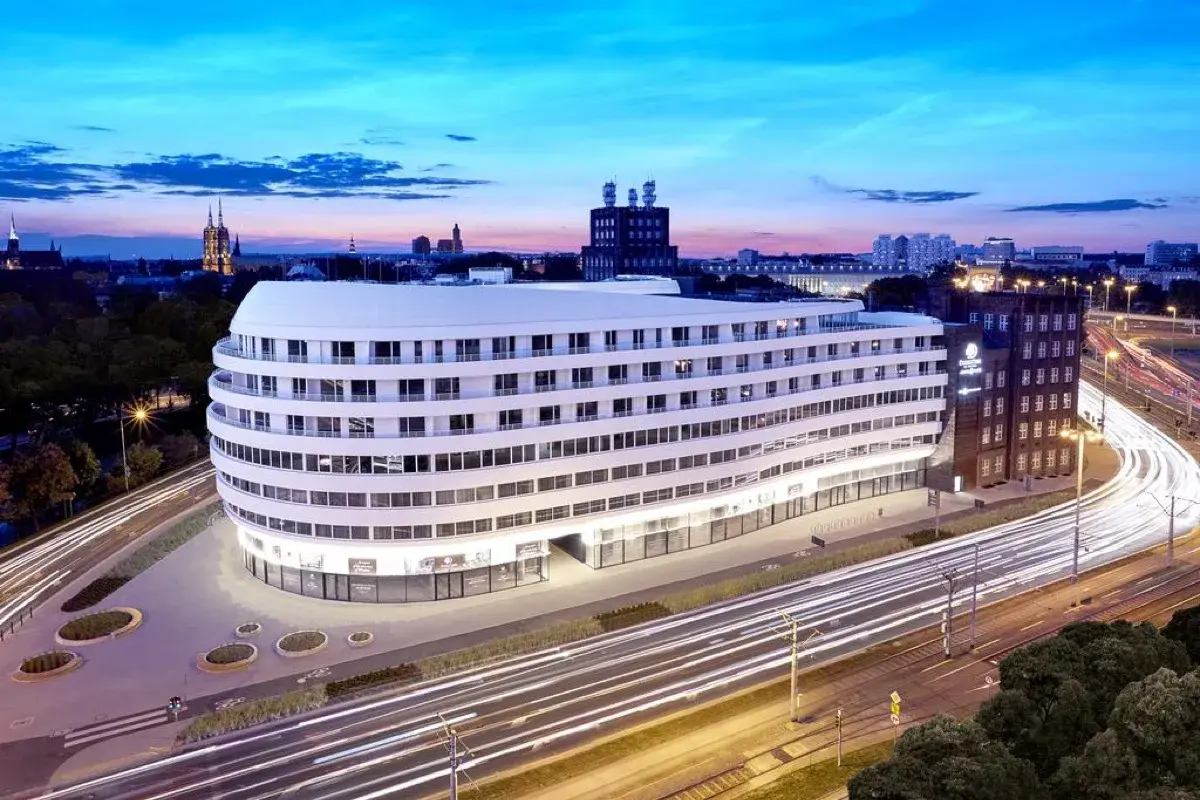 Hilton w Polsce: Ponad 30 hoteli! Lokalizacje i plany 2026